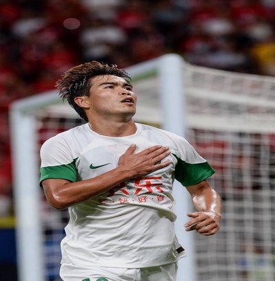 罗森文世界波制胜 海牛逆转十人海港3-1拿三分