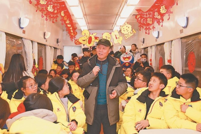 记者：铁人放假一天，徐正源回家收拾东西，明早回来上班