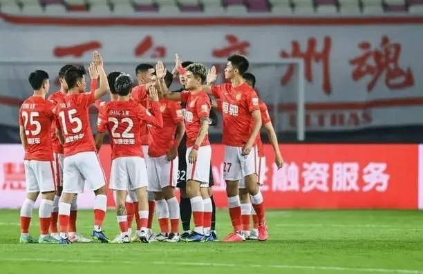 中冠天津领队怒斥主裁，结果津味对话全被直播收音