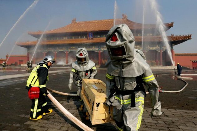 内维尔：没人比加布更了解哈兰德的冲击力，但他没选择贴防