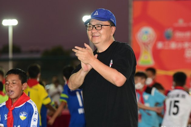 不喜欢董路为何还追直播？背后真相揭秘