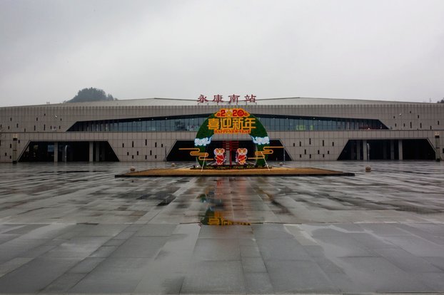 官方：勒沃库森签下那不勒斯边卫古铁雷斯，转会费3000万欧